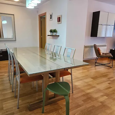 13b01 Con Terraza Y Garaje By R2r Consulting דירה ריבאדסלה